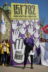 Am 25. März wurden insgesamt 151'782 Unterschriften für das Referendum gegen den AHV-Abbau eingereicht. 