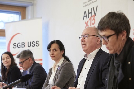  Lancierung «AHVx13» | Lancement « AVSx13  Medienkonferenz und Aktion auf dem Bundesplatz zur Lancierung der Initiative für eine 13. AHV-Rente  Conference de Presse et action sur la place fédérale lors du lancement de l'initiative pour une 13e rente AVS
