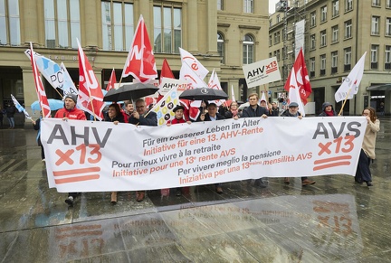  Lancierung «AHVx13» | Lancement « AVSx13  Medienkonferenz und Aktion auf dem Bundesplatz zur Lancierung der Initiative für eine 13. AHV-Rente  Conference de Presse et action sur la place fédérale lors du lancement de l'initiative pour une 13e rente AVS