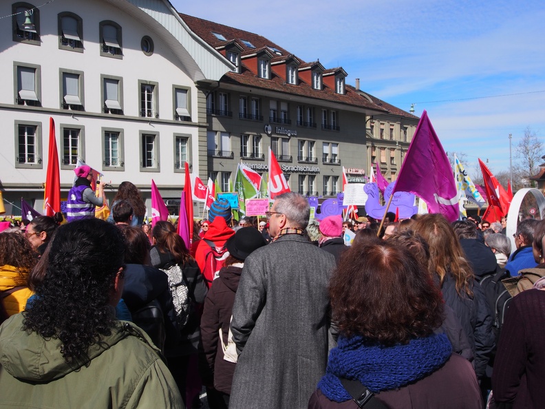 8-mrz-2018-internationaler-frauenkampftag-demo-waisenhausplatz-bern-25818604257-o.jpg