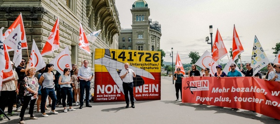 Übergabe-LPP-Referendum-Lucas Dubuis zugeschnitten-fuer-mailing